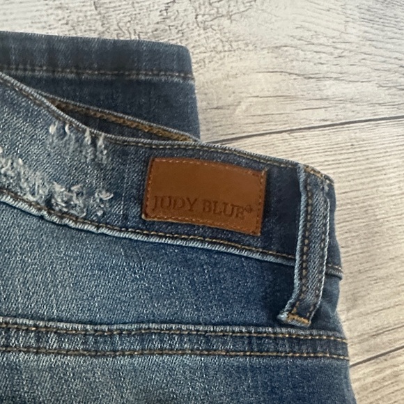 Judy Blue 13 Leopard Patch Distressed Skinny Jeans - Picture 5 of 6